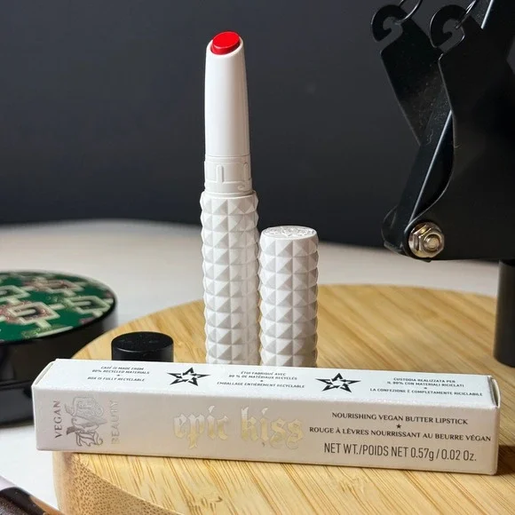 KAT VON D • VEGAN BEAUTY • EPIC KISS • LIPSTICK • ROLE BREAKER 190 • New in Box - Picture 1 of 4